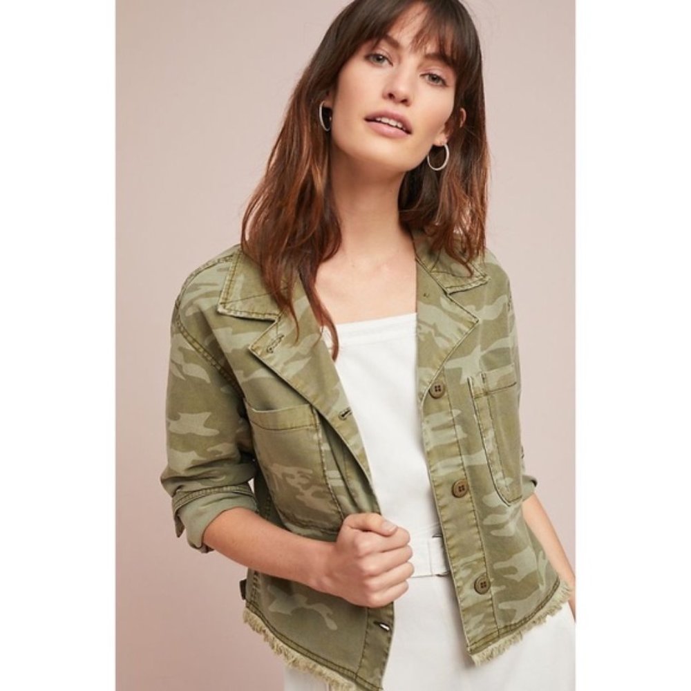 Sanctuary Cropped Camo Jacket Size Small